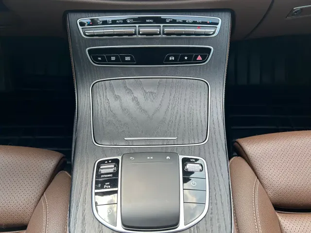 Mercedes-Benz E-Class — Фото автомобиля 10