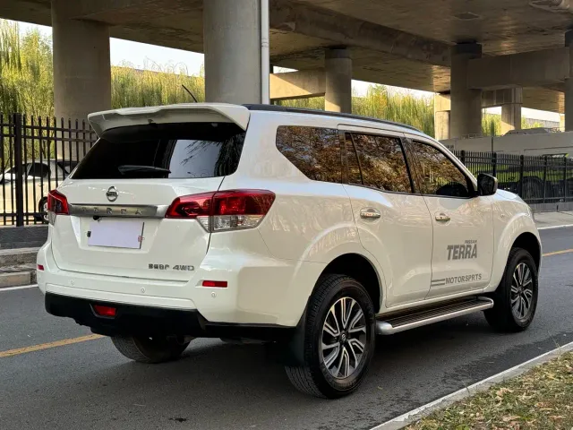 Nissan Terra — Фото автомобиля 14