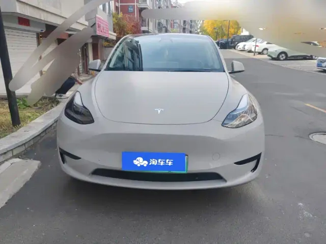 Tesla Model Y — Фото автомобиля 2