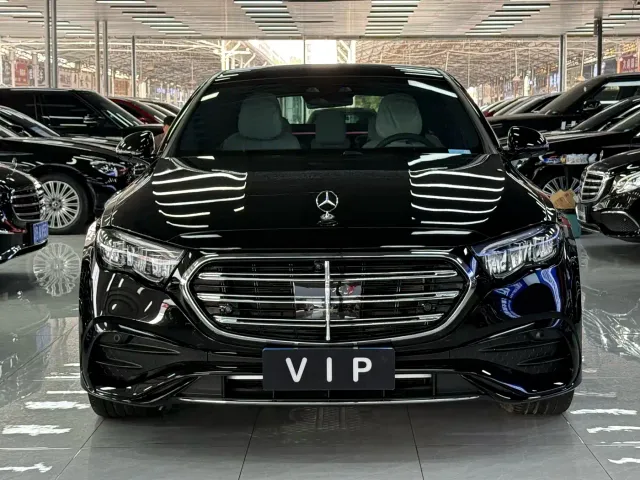 Mercedes-Benz E-Class — Фото автомобиля 2