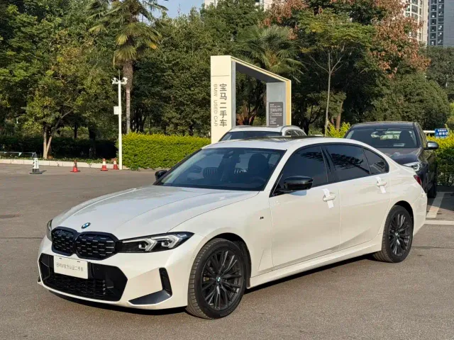 Фотография автомобиля — BMW 3 Series