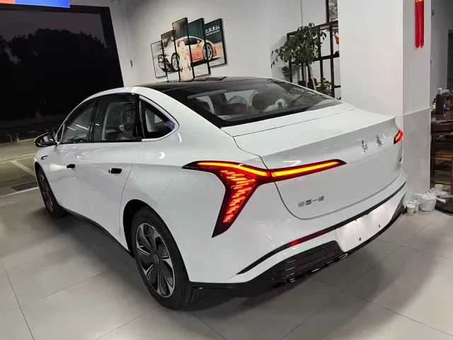 Hongqi Tiangong 05 — Фото автомобиля 7