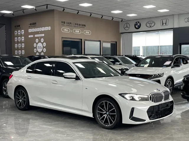 BMW 3 Series — Фото автомобиля 3