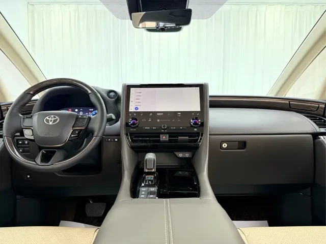 Toyota Alphard — Фото автомобиля 6