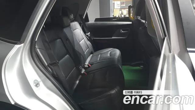 Kia Niro — Фото автомобиля 18