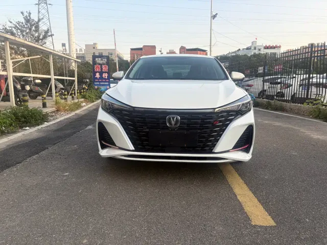 Changan Eado — Фото автомобиля 2