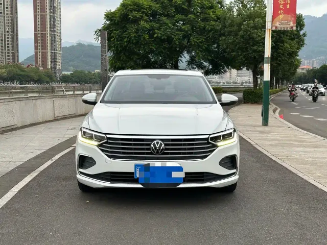 Volkswagen Lavida — Фото автомобиля 2