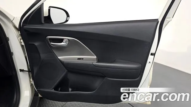 Kia Niro Niro Plus Air — Фото автомобиля 24