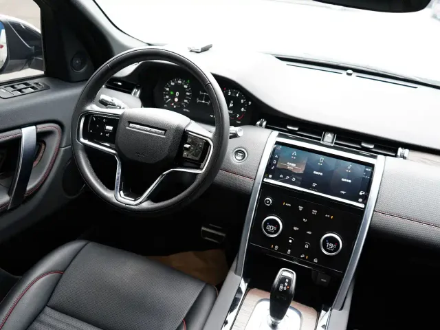 Land Rover Discovery Sport — Фото автомобиля 12