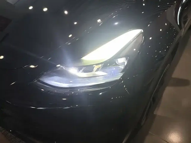 Tesla Model Y — Фото автомобиля 23