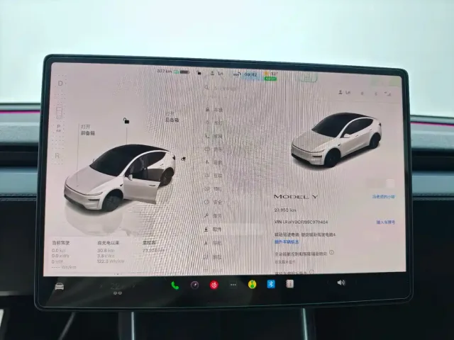 Tesla Model Y — Фото автомобиля 6