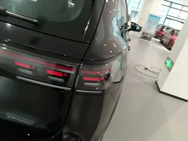 Volkswagen Tiguan L — Фото автомобиля 7