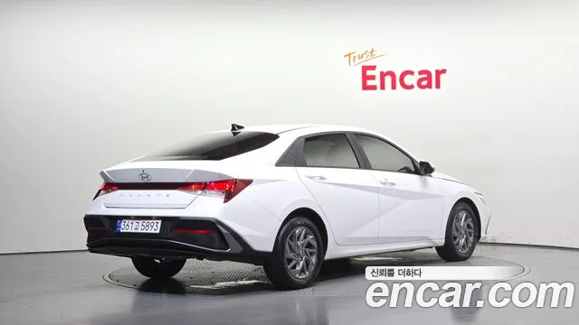 Hyundai Avante CN7 — Фото автомобиля 2