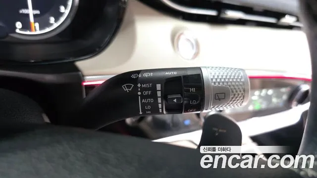 Genesis GV70 — Фото автомобиля 30