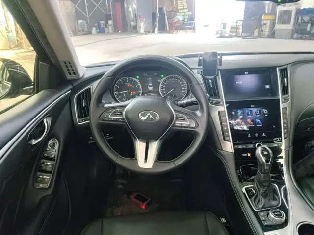 Infiniti Q50L — Фото автомобиля 10