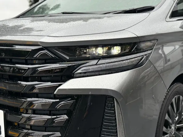 Toyota Vellfire — Фото автомобиля 22