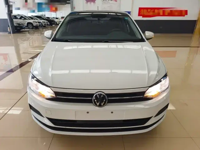 Volkswagen Polo — Фото автомобиля 2
