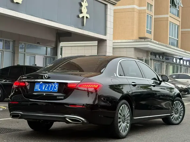 Mercedes-Benz E-Class — Фото автомобиля 9