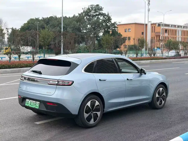 Aito M5 — Фото автомобиля 4