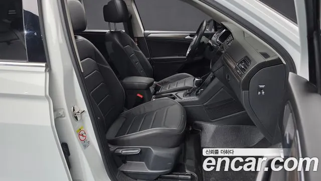 Volkswagen Tiguan — Фото автомобиля 11
