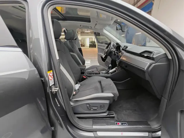 Audi Q3 — Фото автомобиля 12