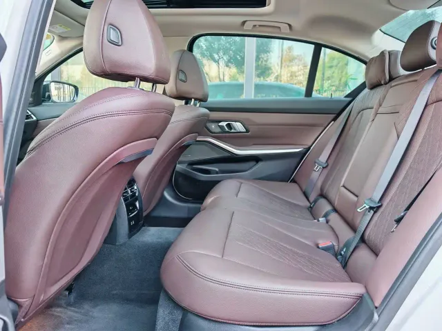 BMW 3 Series — Фото автомобиля 15