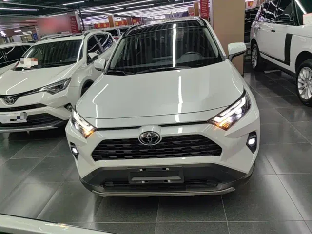 Toyota RAV4 — Фото автомобиля 2