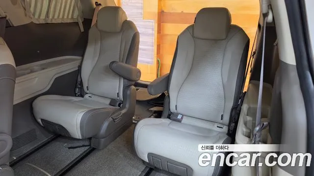 Kia Canival Carnival 4 поколение Бензин 9 мест Hi-Limousine — Фото автомобиля 7