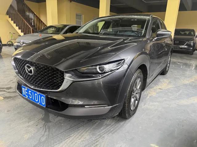 Фотография автомобиля — Mazda CX-30