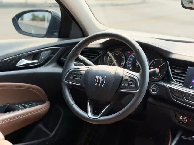 Buick Regal — Фото автомобиля 9