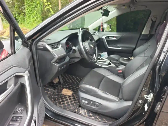 Toyota Wildlander — Фото автомобиля 12