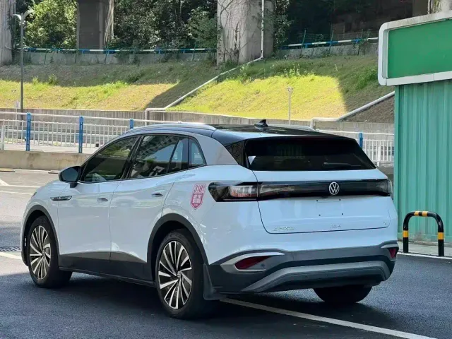 Volkswagen ID.4 X — Фото автомобиля 9