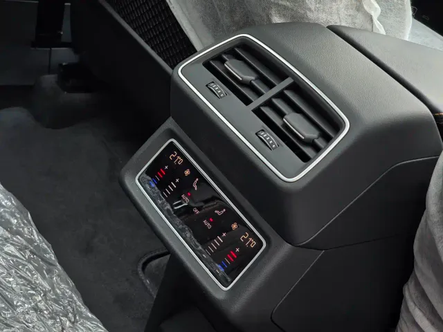 Audi e-tron — Фото автомобиля 14