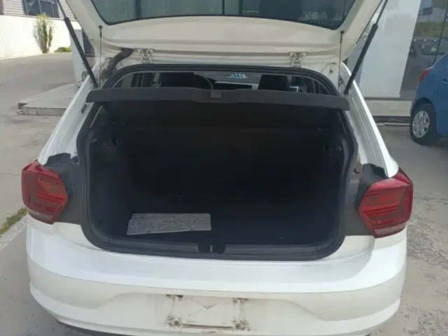 Volkswagen Polo — Фото автомобиля 18