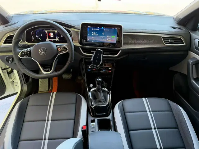 Volkswagen T-Roc — Фото автомобиля 8