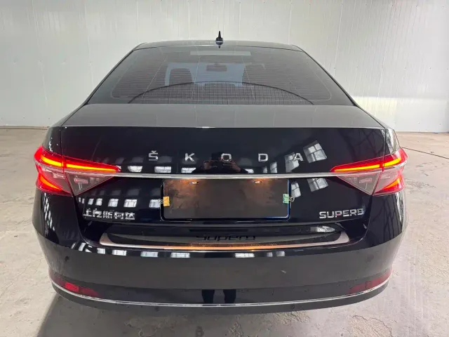 Skoda Superb — Фото автомобиля 4