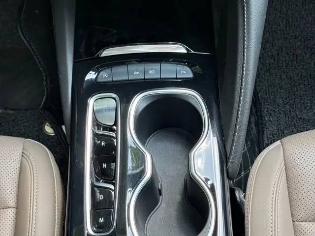 Buick Envision Plus — Фото автомобиля 20