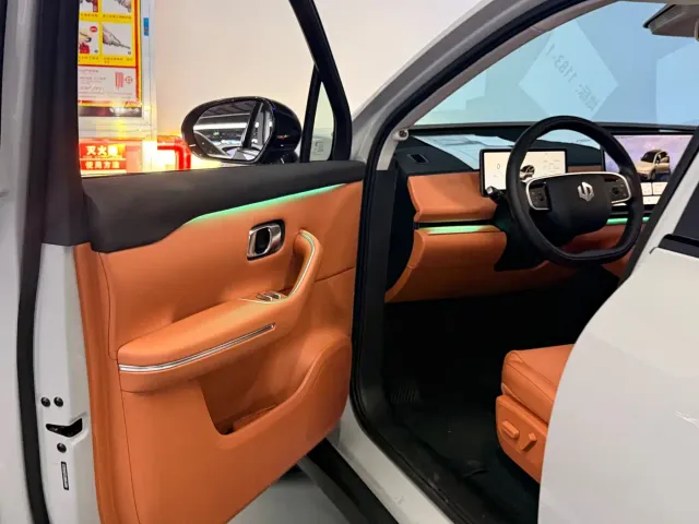 Leapmotor C10 — Фото автомобиля 3