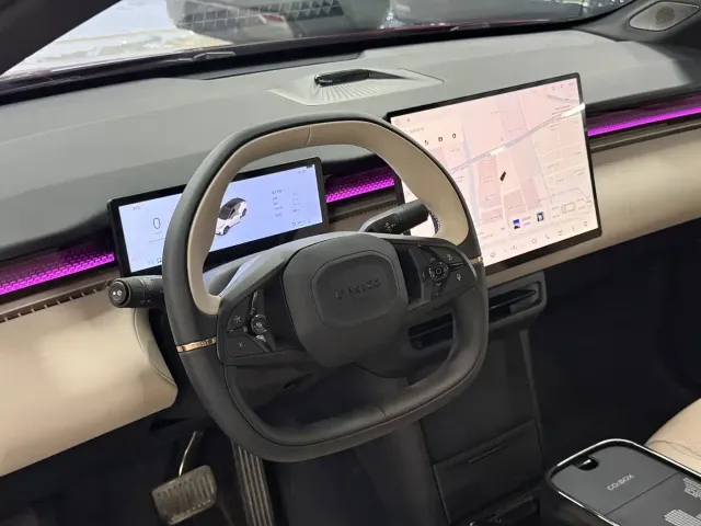 Lynk & Co Z20 — Фото автомобиля 7