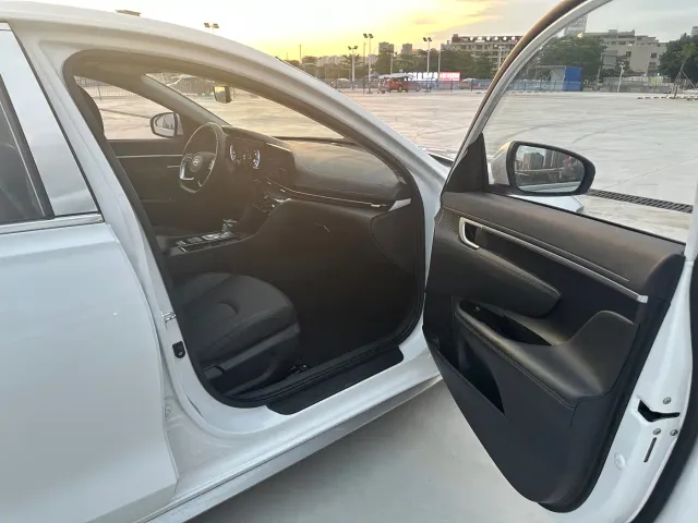 Hyundai Mistra — Фото автомобиля 14