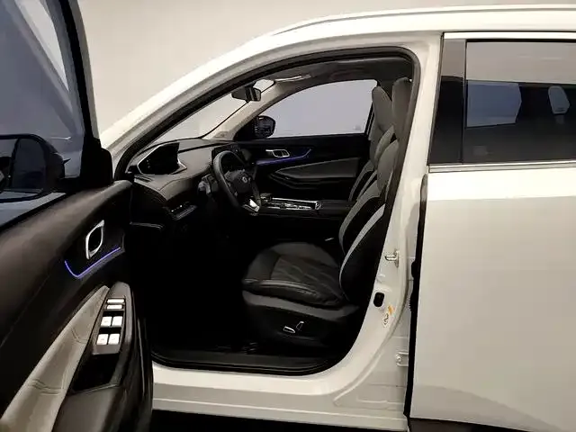 Changan Qiyuan Q05 — Фото автомобиля 12