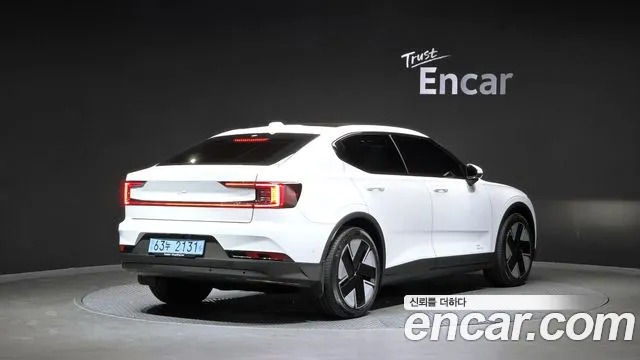 Polestar 2 — Фото автомобиля 2