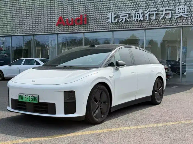 Фотография автомобиля — Li Auto i6