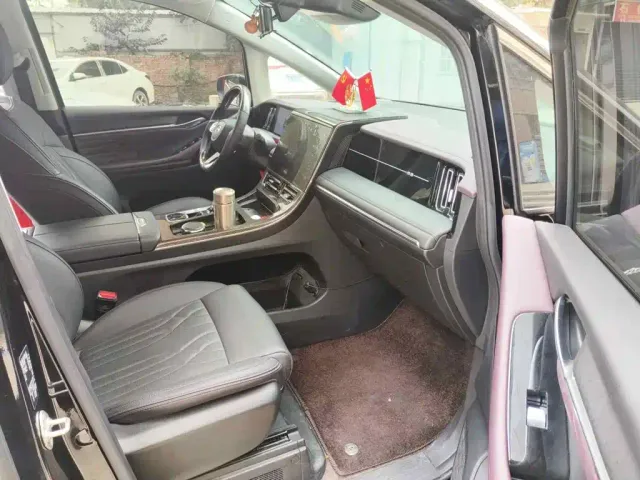 GAC Trumpchi M8 — Фото автомобиля 13