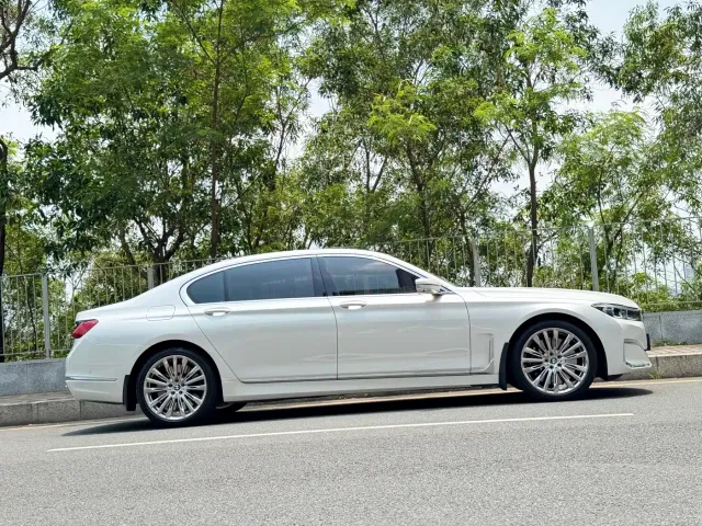 BMW 7 Series — Фото автомобиля 7