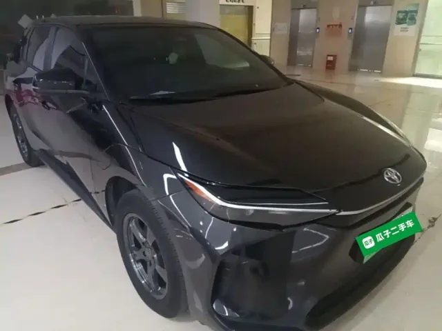 Toyota FAW Toyota bZ4X 2022 2WD Elite JOY Edition — Фото автомобиля 3