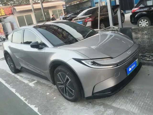 Фотография автомобиля — Toyota bZ5