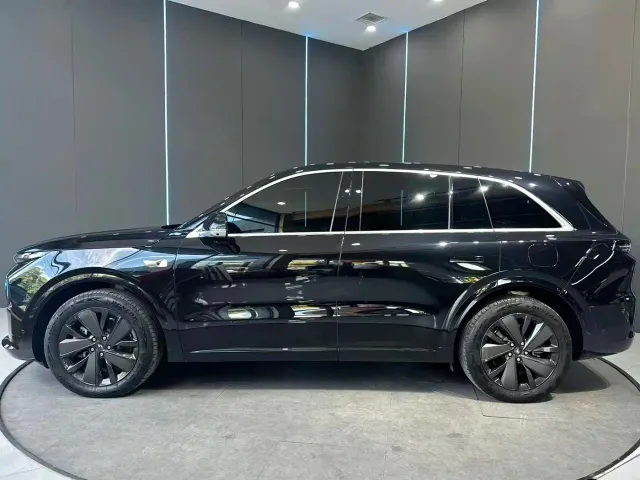 Li Auto L6 — Фото автомобиля 4