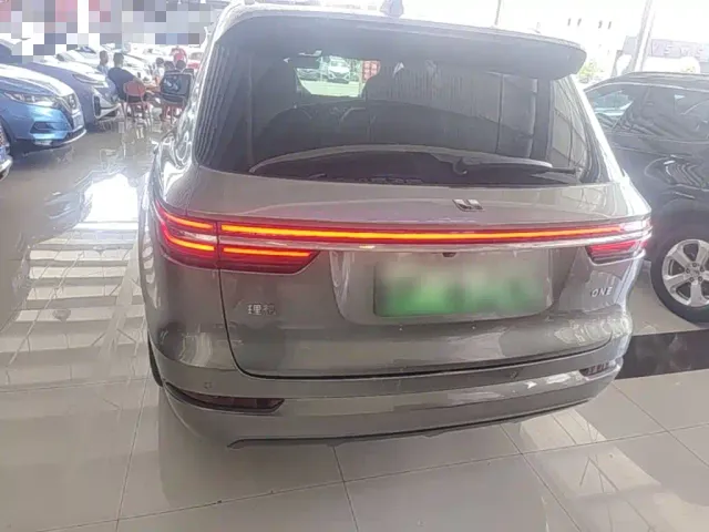 Li Auto ONE — Фото автомобиля 5