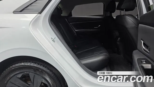 Hyundai AVANTE Avante (CN7) — Фото автомобиля 12